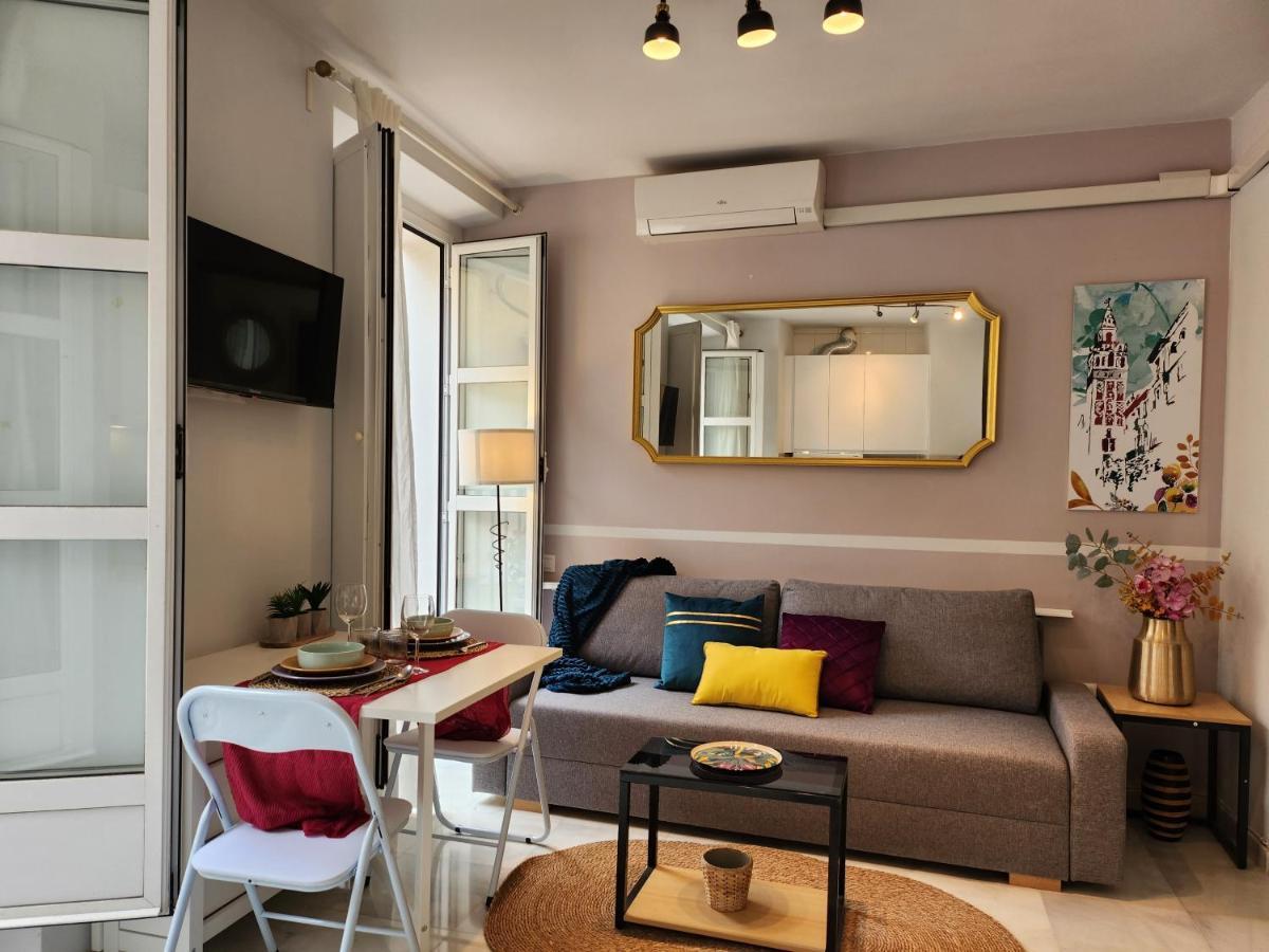 Lovely Center Apartments - Balcony Lux Sol Seville Exterior photo