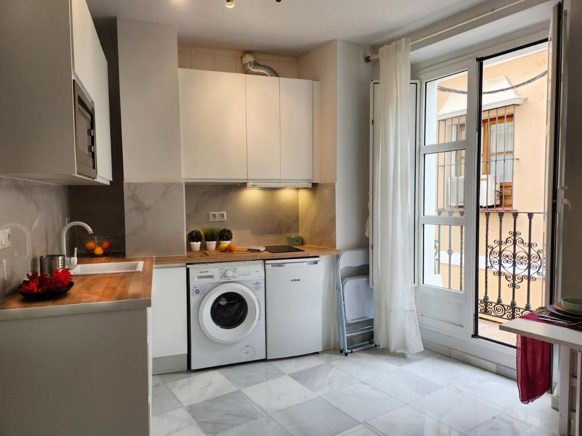 Lovely Center Apartments - Balcony Lux Sol Seville Exterior photo